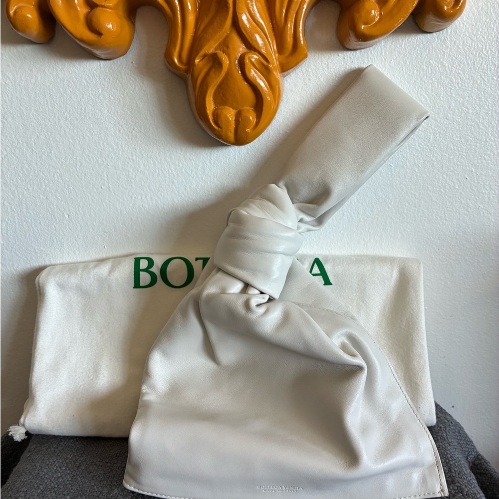 Bottega Veneta Cream Leather Knot Clutch